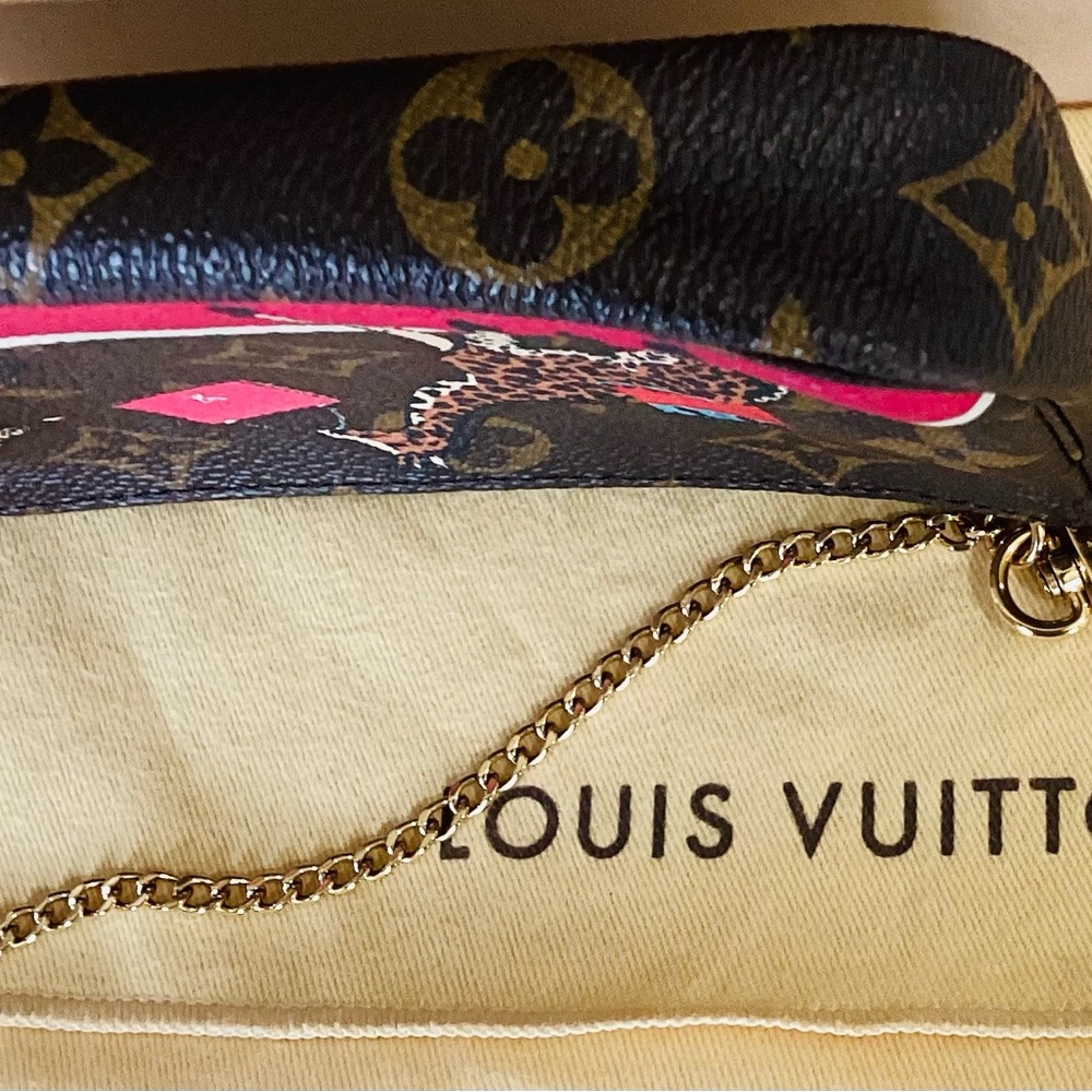 Authentic Louis Vuitton Pink Monogram Canvas Giraffe Print Pochette - Picture 6 of 15